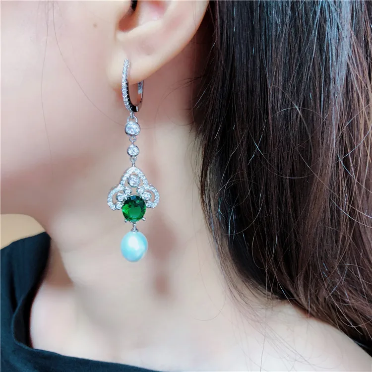 Серьги из натурального пресноводного жемчуга инкрустация микро циркония