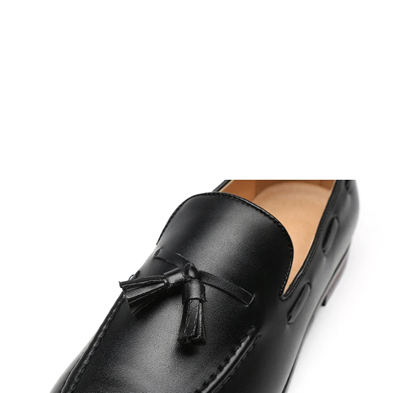 

OUDINIAO Tassel Fringe Boat Mens Shoes Casual Big Sizes Pointed Toe Slip On Shoes Men Loafers Boat Solid Men Shoes Luxury 2018
