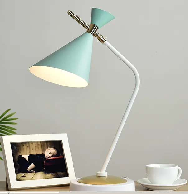 Настольная лампа в скандинавском бревенчатом стиле для гостиной современная