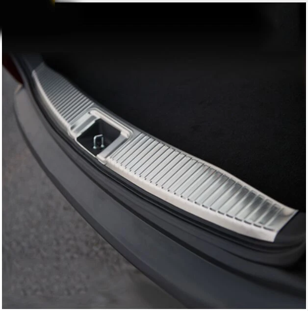 

2017 ACCESSORIES FIT FOR Honda HR-V / VEZEL INNER REAR BUMPER PROTECTOR BOOT CARGO SILL PLATE TRUNK LIP 2014 2015 2016 1pcs