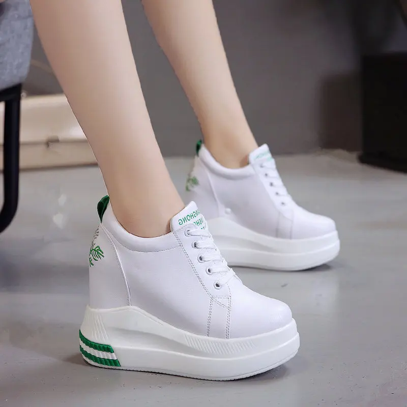 

Autumn new fashion increase 7CM with thick single shoes wild waterproof platform slope with hot casual shoes.
