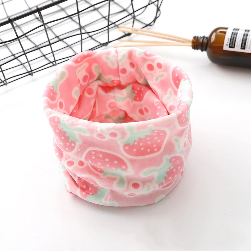 strawberry В свободном доступе! Фланелевые зимние детские нагрудники в горошек с единорогом; Детский шарф; Детские воротники; осенний теплый шарф с круглым вырезом для детей - Цвет: strawberry