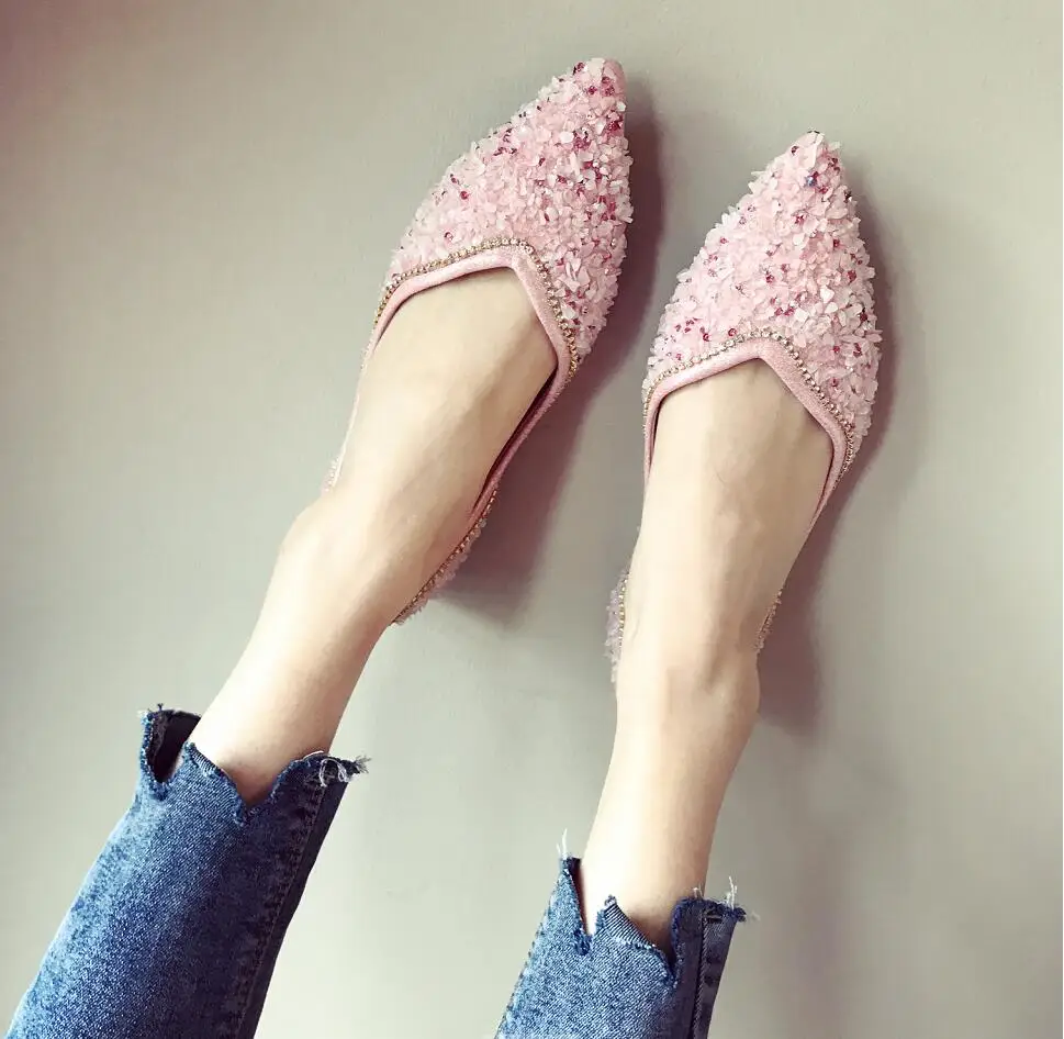 Женские туфли на плоской подошве однотонные тканевые с блестками и заостренным
