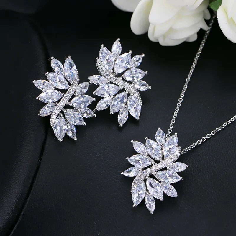 Женский комплект из колье и серёг с белым фианитом|pendant and earring set|set weddingwedding bridesmaids