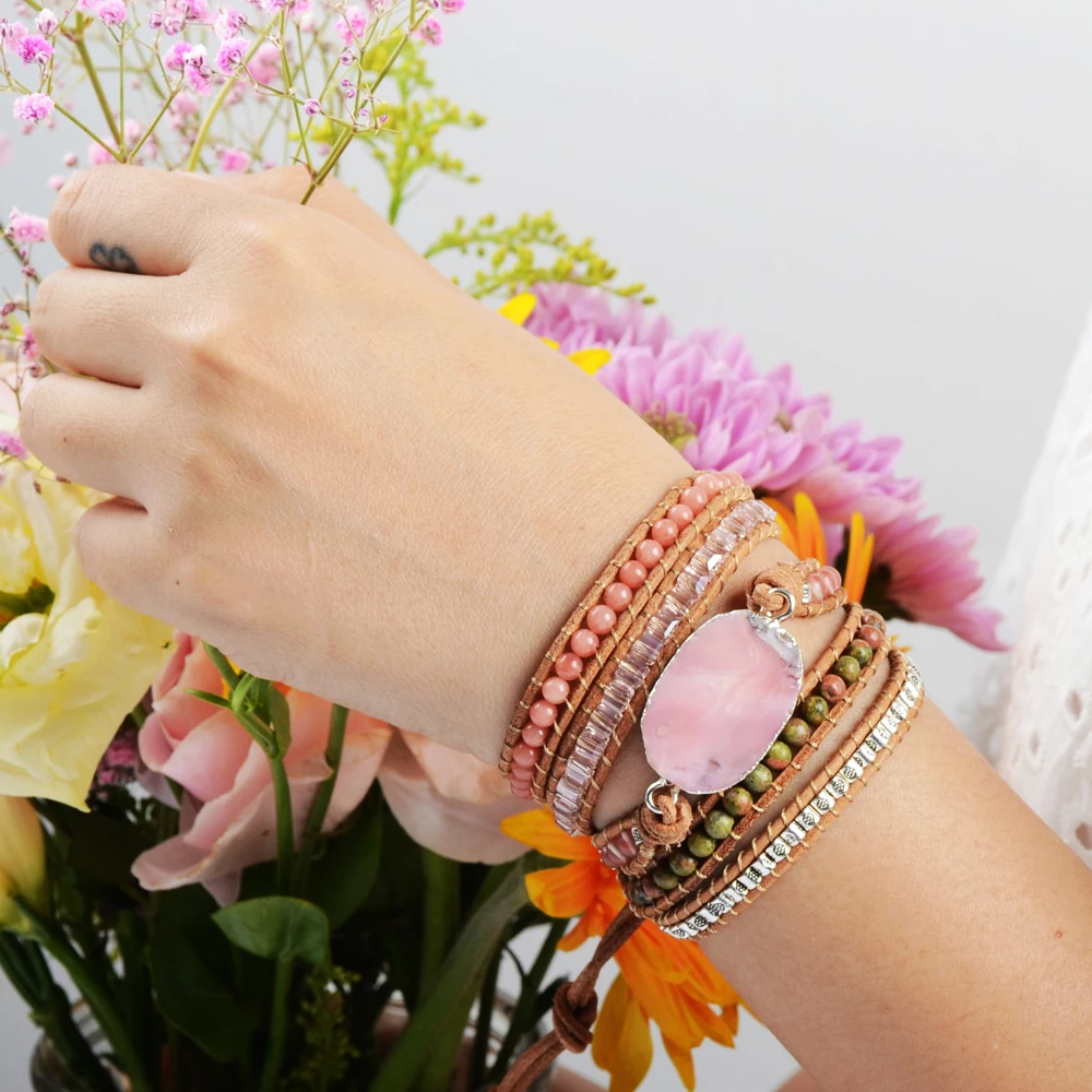 Женский браслет с натуральным розовым опалом ручной работы винтажный из камня