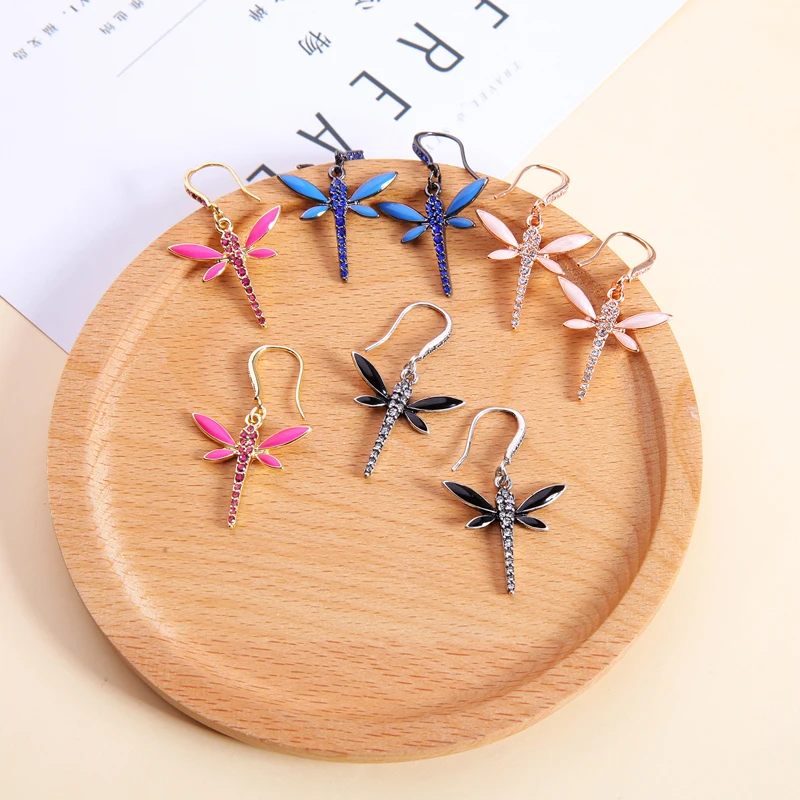 Серьги-подвески в виде стрекозы 4 цвета красный синий розовый и черный |