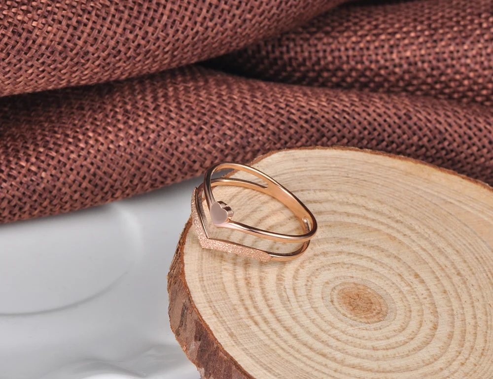 Lokaer корона в форме сердца Molde кольцо из нержавеющей стали цвета розовое золото