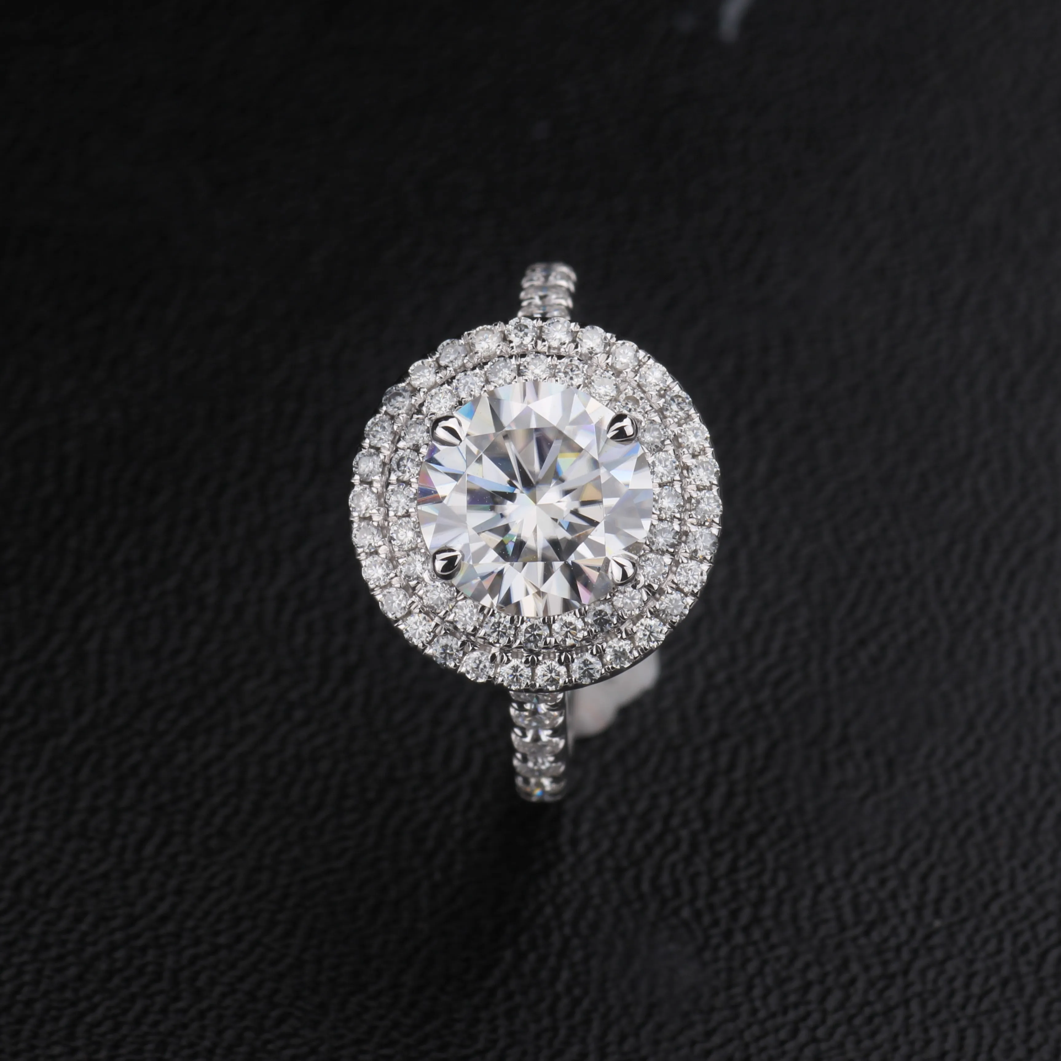 Роскошное 4 когти Твердое 18K Белое Золото 1.5ct круглое Moissanite бриллиантовое