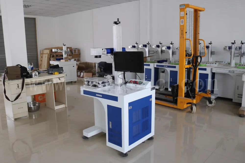 Самая популярная волоконная лазерная маркировочная машина для металла ПВХ очков