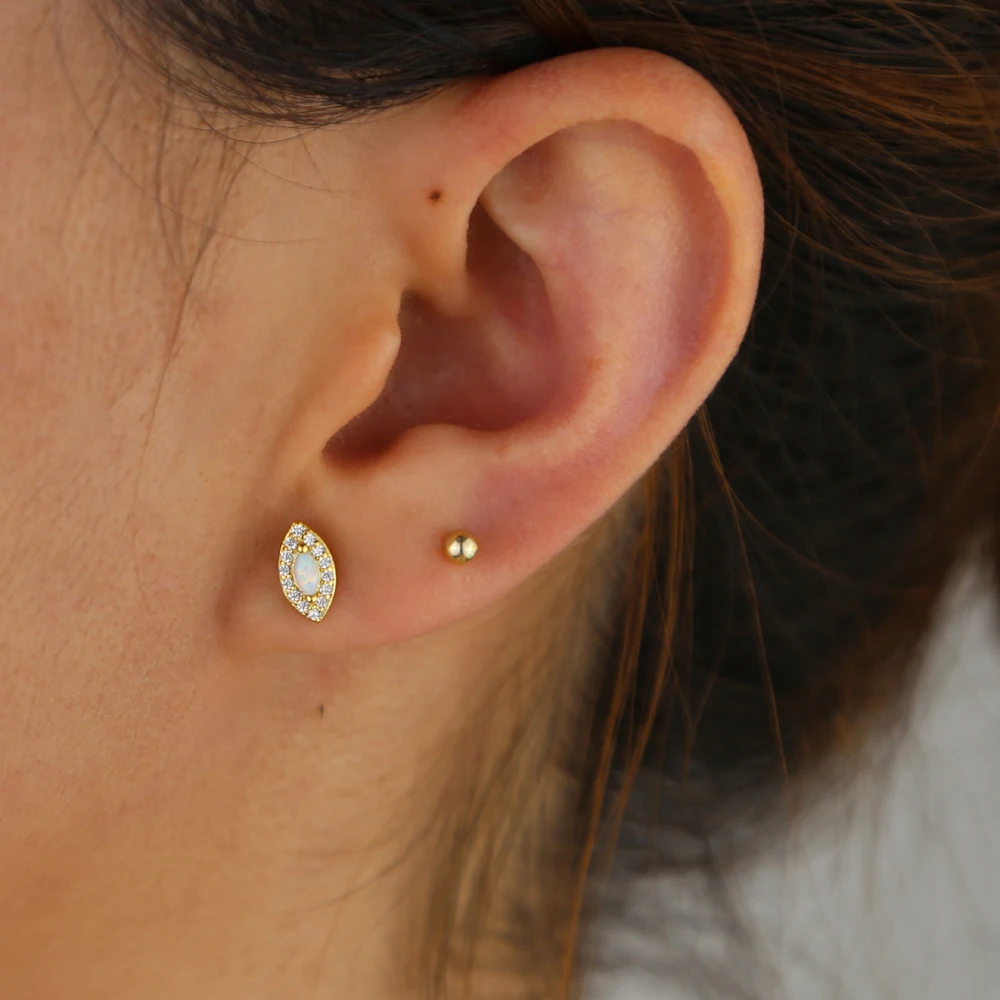 Модные минималистичные маленькие белые драгоценные камни в форме капли