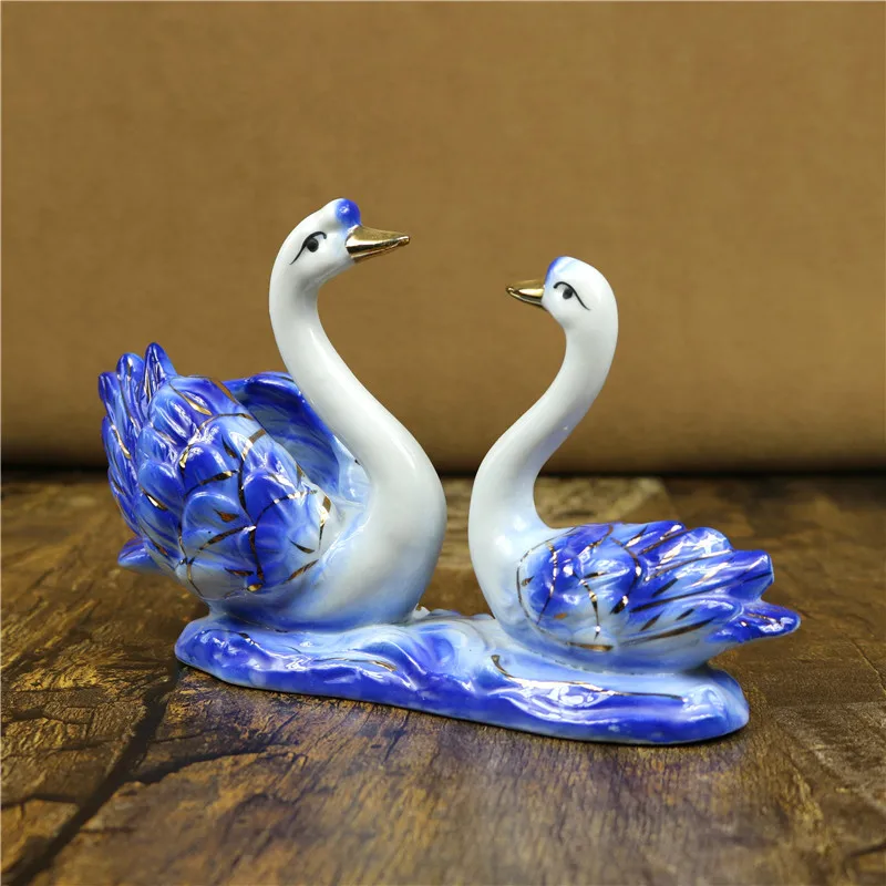 

Porcelain Swan Couple Miniature Handmade Ceramic Animal Lovers Figurine Desktop China Decoration Craft Ornament Gift Accessories