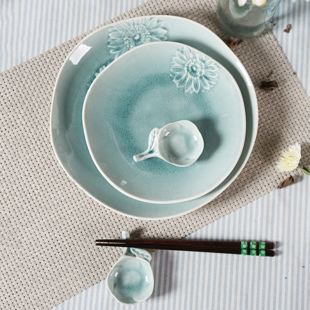 Набор посуды из керамического фарфора 9 шт.: 2 кружки + миски 1 Салатница большая