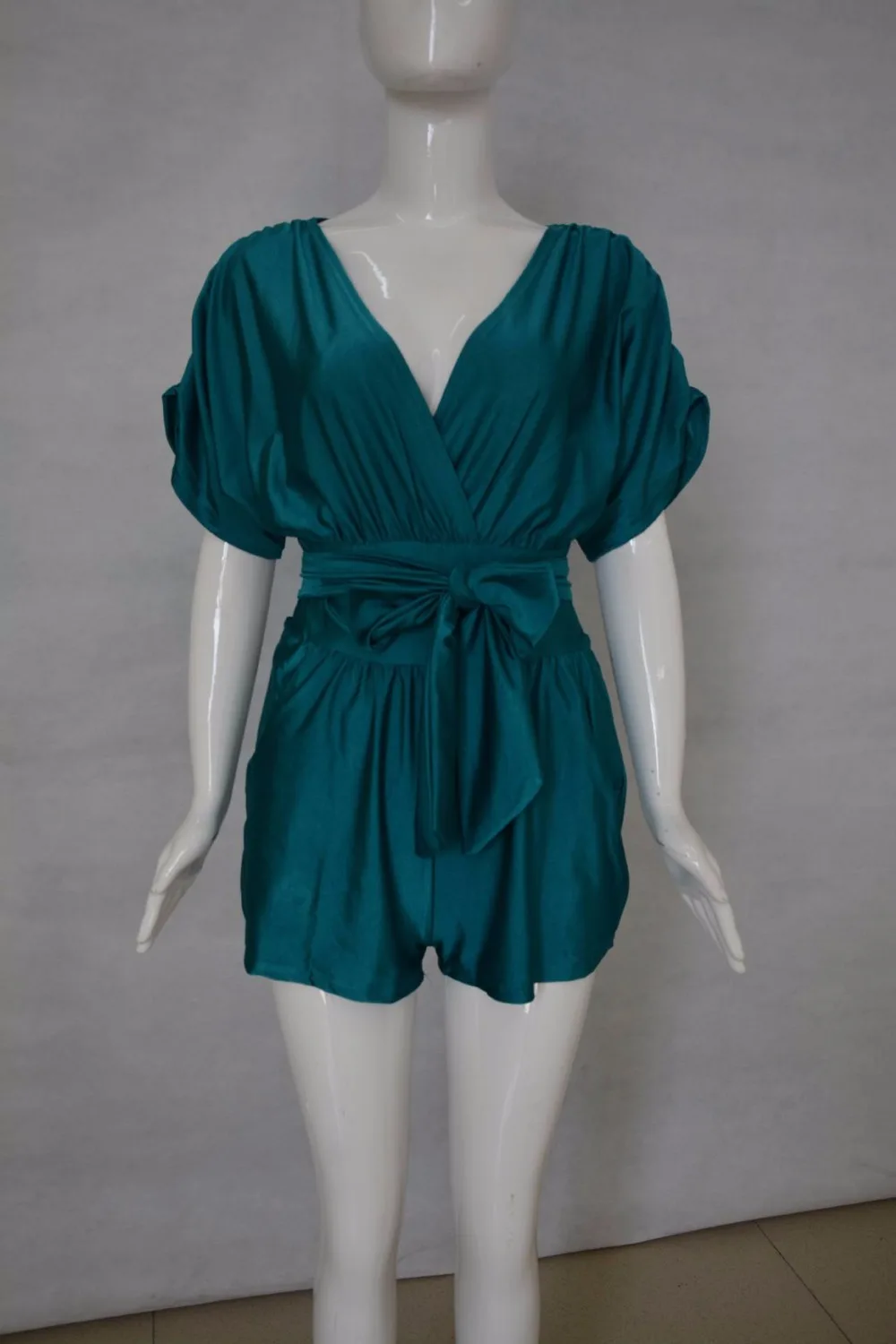 2016 лето женщины сексуальная кросс V шеи подведение передней короткие штаны