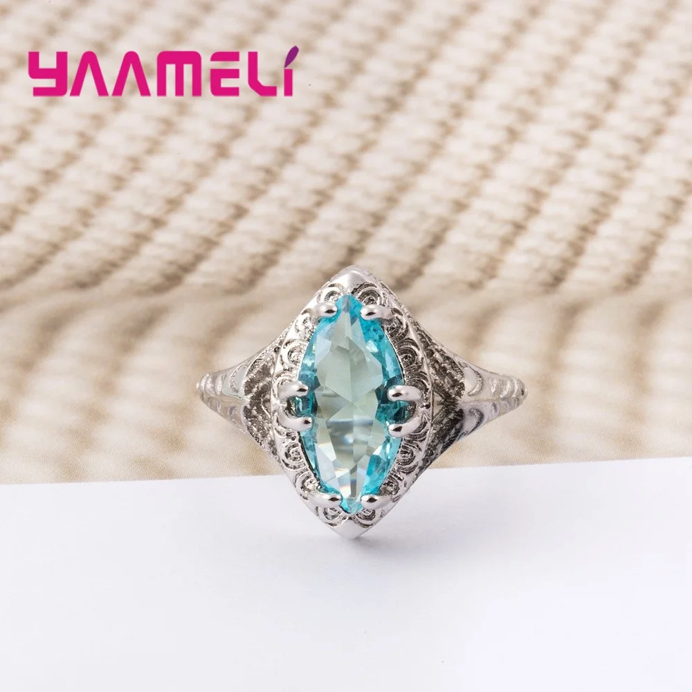 Женское кольцо с микро цирконием длинное овальным вырезом и микро-покрытием из