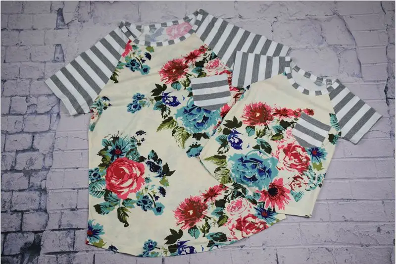 Футболки для матери и дочери с цветами 2018 семейная одинаковая одежда дети