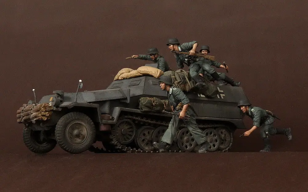 Новый несобранный набор из 1/35 гренадиров в битве (5 фигурок) (без машины) смолы