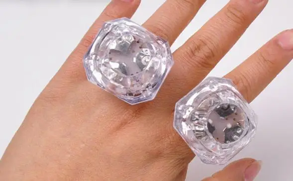 Светящееся светодиодное кольцо светится в темноте мигание Алмазная форма кольца