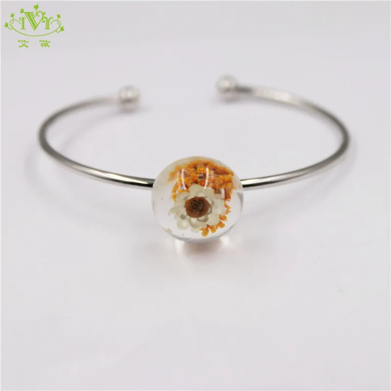 Модный браслет ручной работы полимерный с сухими цветами белый маленький для