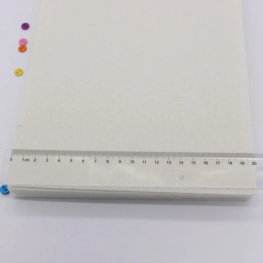 Фетровая ткань бежевого цвета белая 2 мм фетровая Полиэстеровая игла для