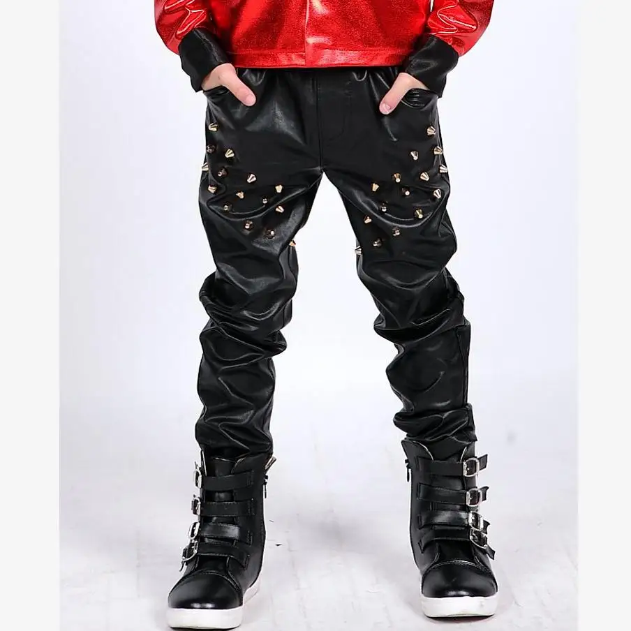 black pants Кожаные штаны в стиле панк-хип-хоп для мальчиков, новинка года, модные белые детские штаны с заклепками, одежда для выступлений, Modis, детская одежда, Y1241 - Цвет: black pants