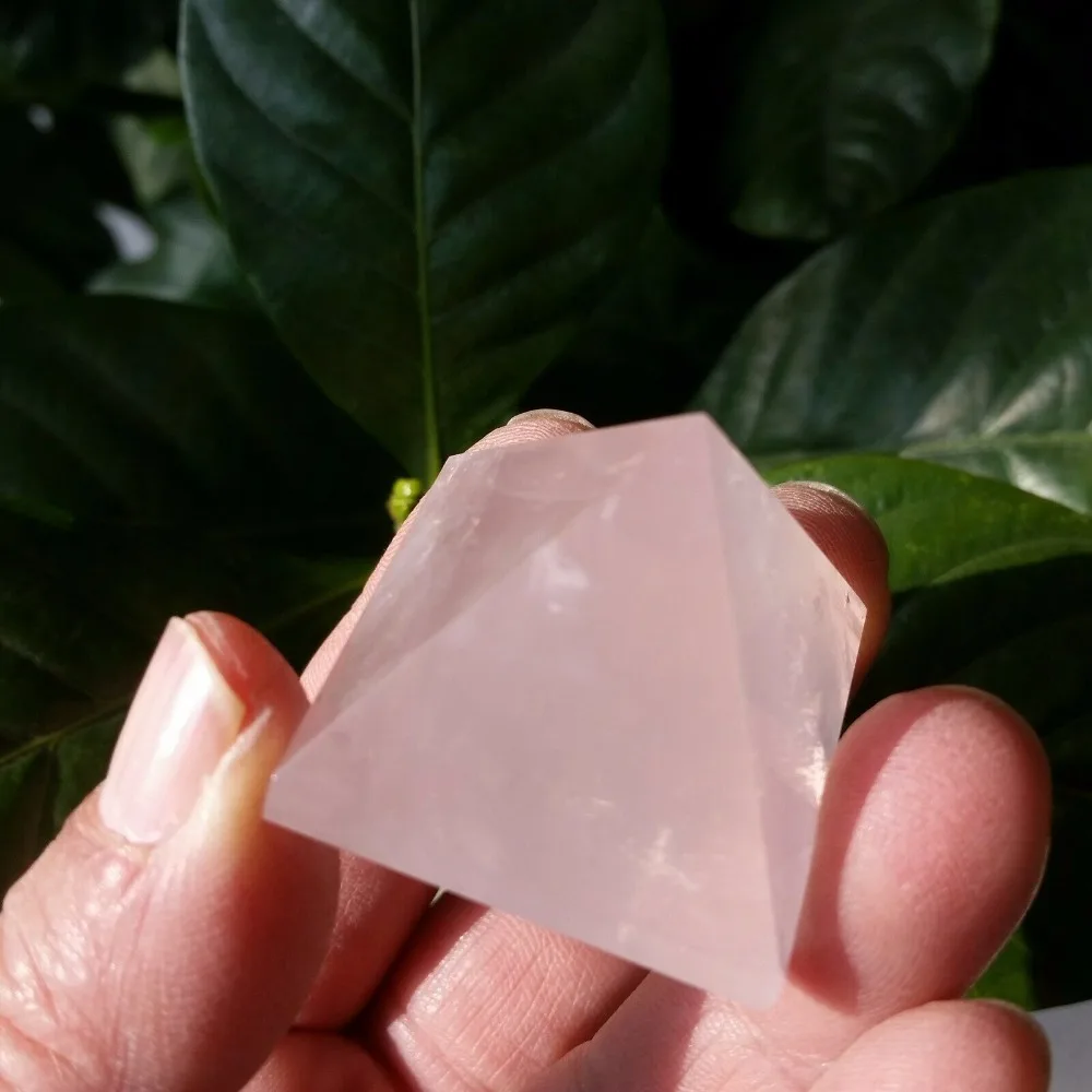 Пирамида полировальная из натурального розового кварца|crystal turntable|crystal vestpyramid tools |