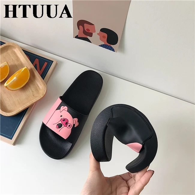 HTUUA/женские тапочки с милым рисунком свинки из мультфильма; Новинка года; летние шлепанцы на плоской подошве; Домашние пляжные вьетнамки; женские сандалии; SX2051