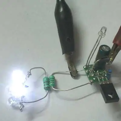 Крестообразный вращающийся светодиодный дисплей 51 MCU Электронный производственный комплект DIY Набор креативных предметов
