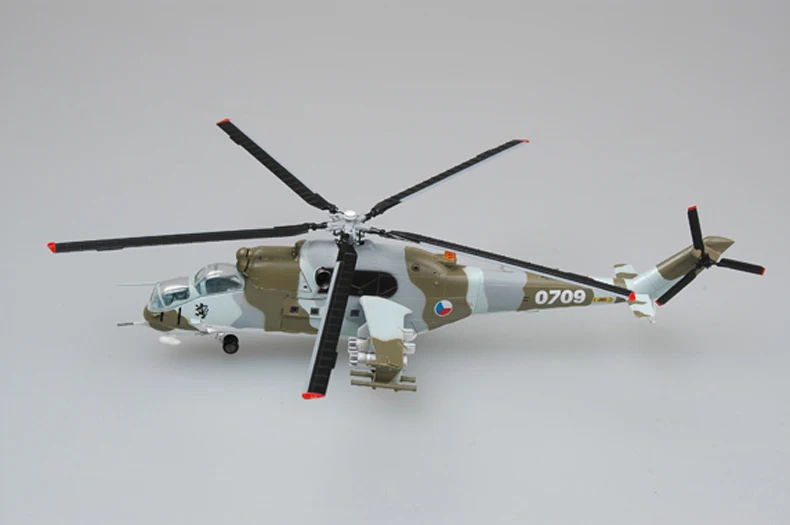 Труба 1: 72 ВВС России Mi-24 вертолет 37036 Готовая модель продукта