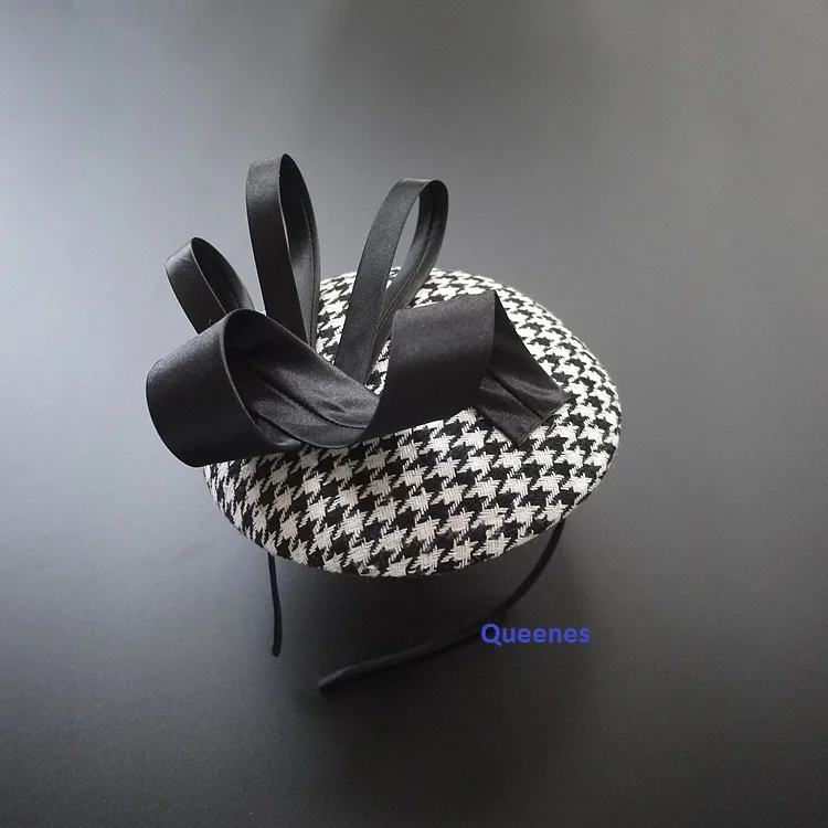 Модные черно-белая клетка волос чародей для Для Женщин Атлас котелок Hairband дамы банкетный ужин Вечеринка аксессуары для волос
