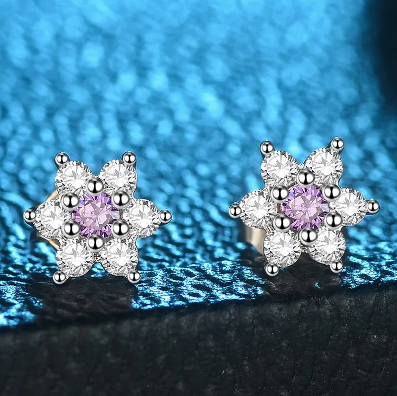 Милые маленькие серьги гвоздики с фиолетовыми кристаллами в форме цветка