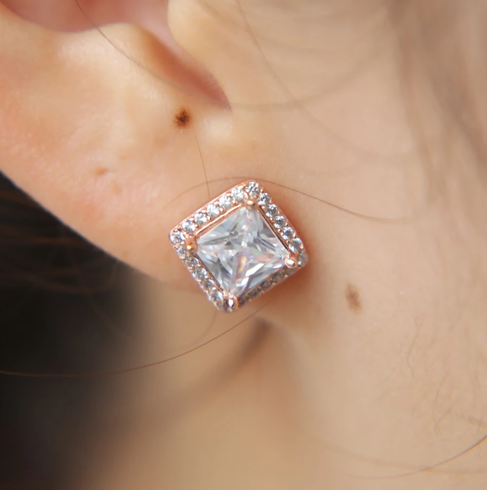 Сверкающие квадратные серьги-гвоздики цвета розового золота с сердечками и