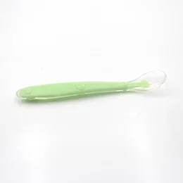 Green Детская Мягкая силиконовая ложка для кормления, Детская обучающая ложка, посуда для младенцев, мягкая детская ложка для кормления, 4 цвета - Цвет: Green