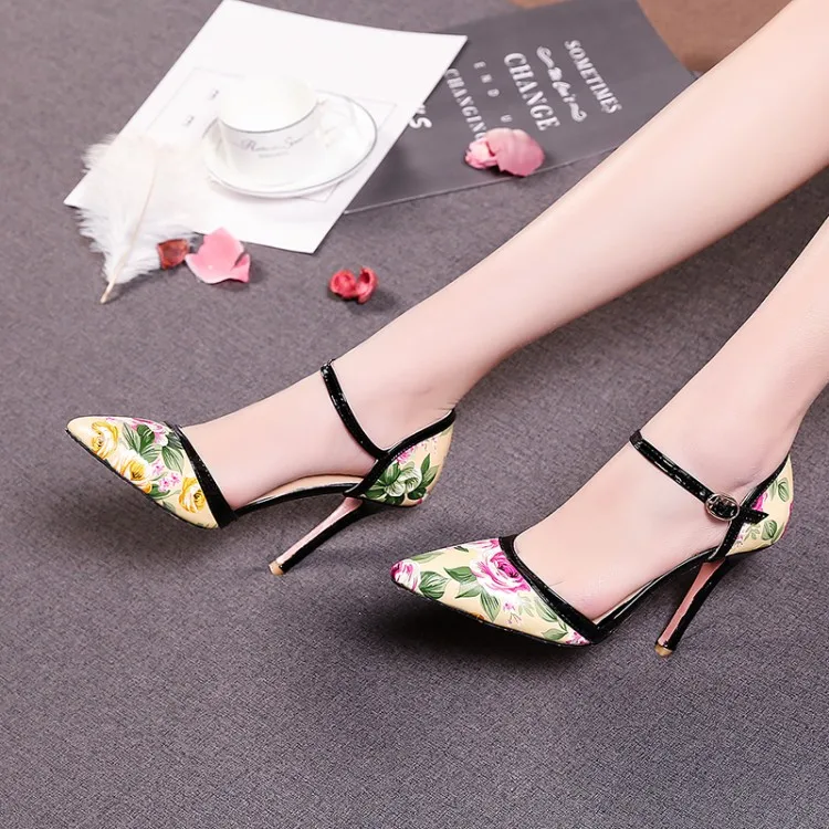 Сандалии женские на высоком каблуке босоножки с заостренным носком и шнуровкой