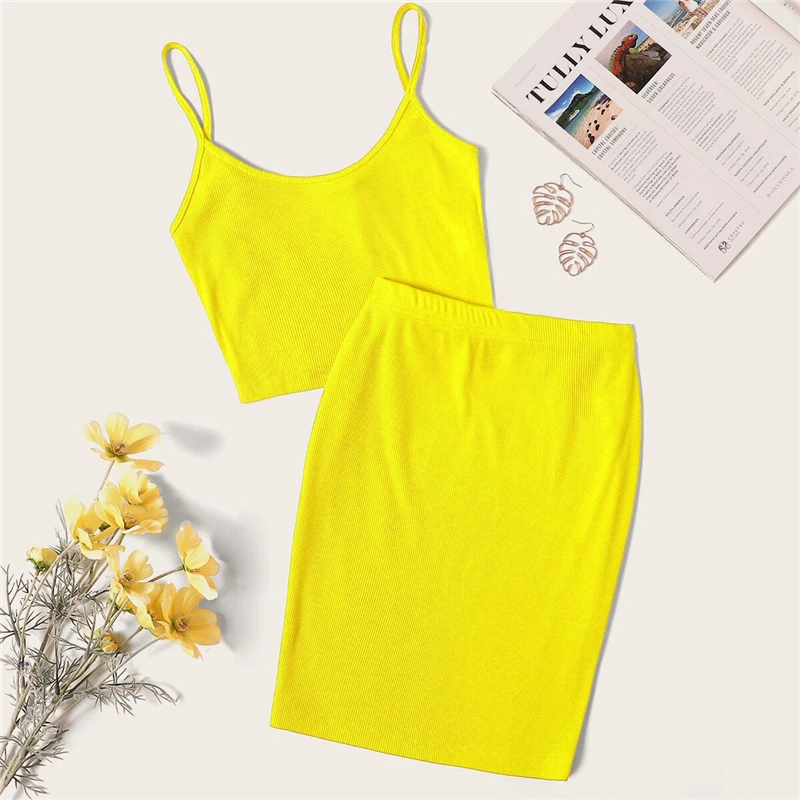 SHEIN неоновый ребристый ТРИКОТАЖНЫЙ УКОРОЧЕННЫЙ ТОП на бретельках и узкая юбка, сексуальный однотонный комплект без рукавов из 2 предметов, Женский комплект на бретельках