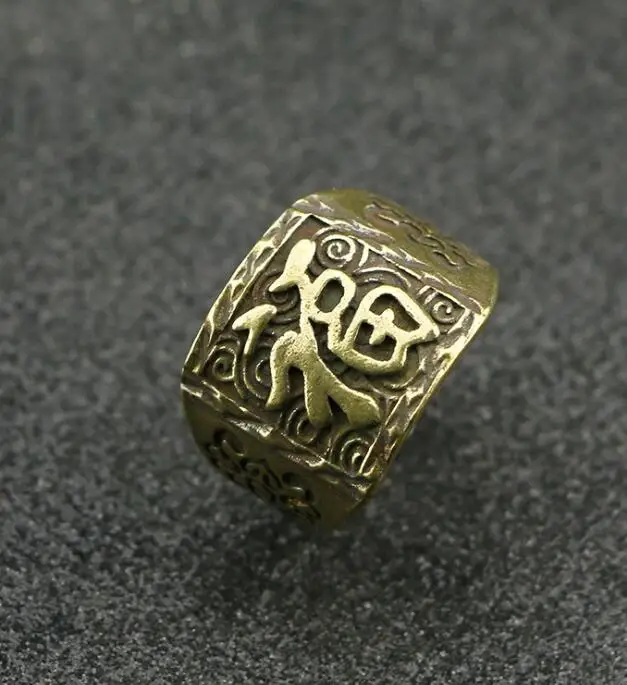 

Collectable Chinese Pure Brass Carved Blessing Ring Exquisite Small Statues