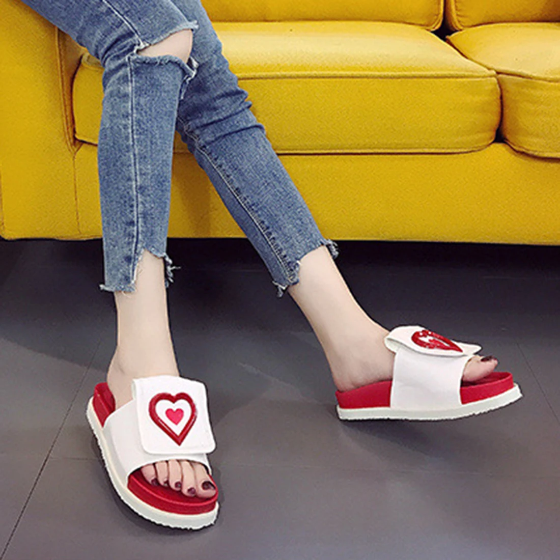 Новый бренд высокое качество женские шлепанцы Любовь Сердце Slip On Sandalias Mujer