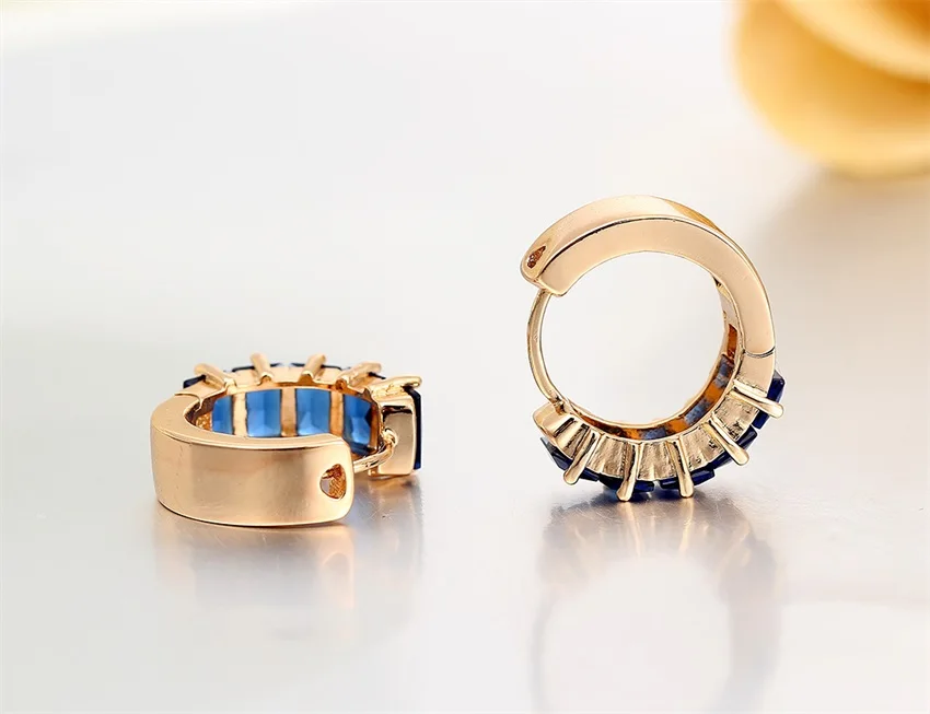 Женские маленькие круглые серьги кольца с фианитами золотистого цвета|circle hoop