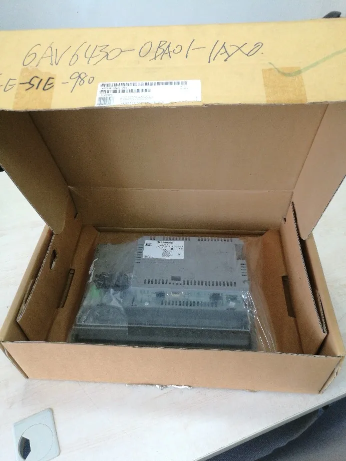 6AV6643-0BA01-1AX0 6AV6 643-0BA01-1AX0 SIMATIC OP 277 6 &quotоператорская панель 5 7&quot TFT дисплей есть в