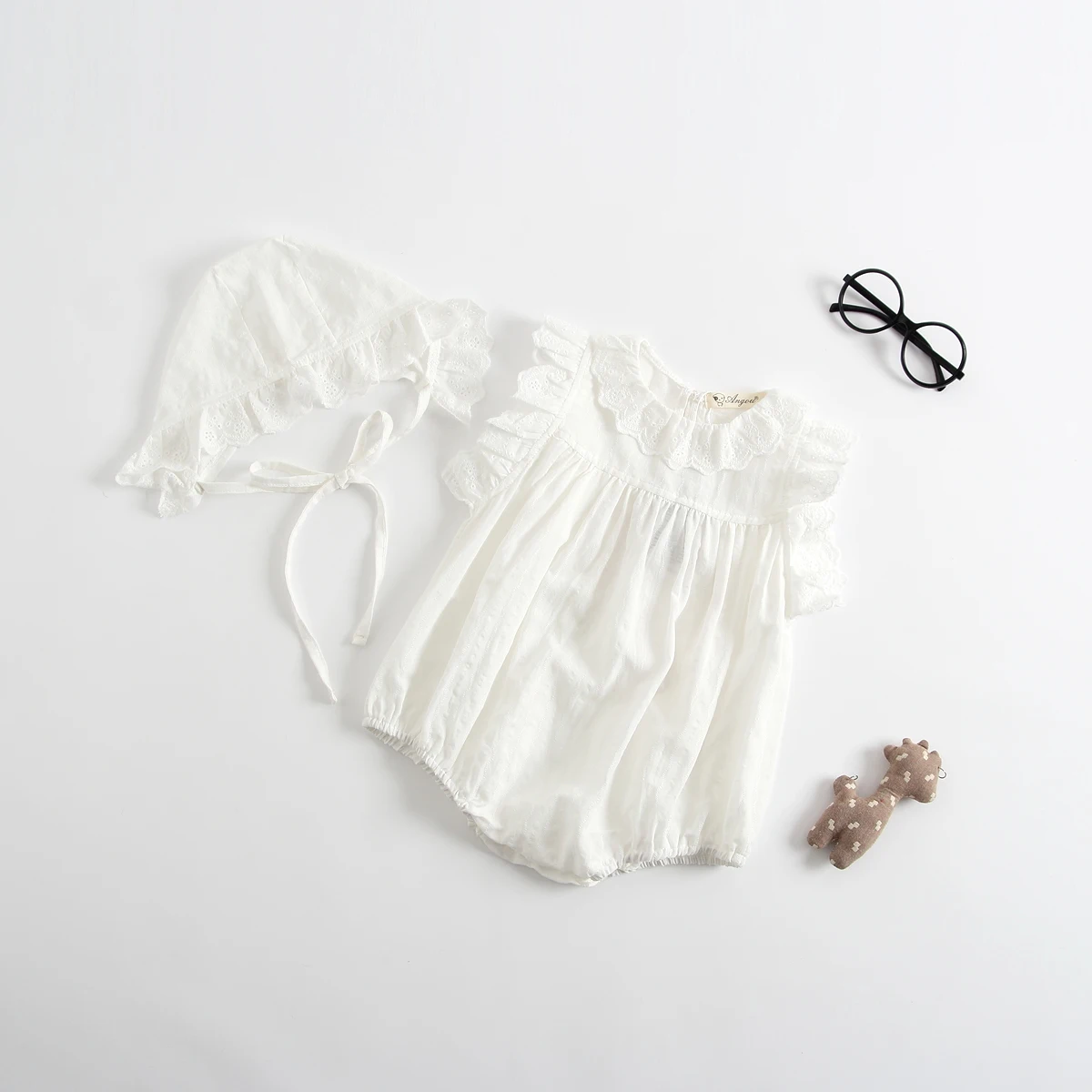

2018 infant baby White Lace Collar Rompers Cotton Sleeveless Jumpsuit New Born Baby Fall overalls with hat