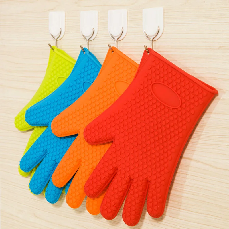 

Cokytoop Silicone Oven Mitts Dotted Resistant Slip Waterproof Insulation Heat Gloves Kitchen Tool with Hanging Hole