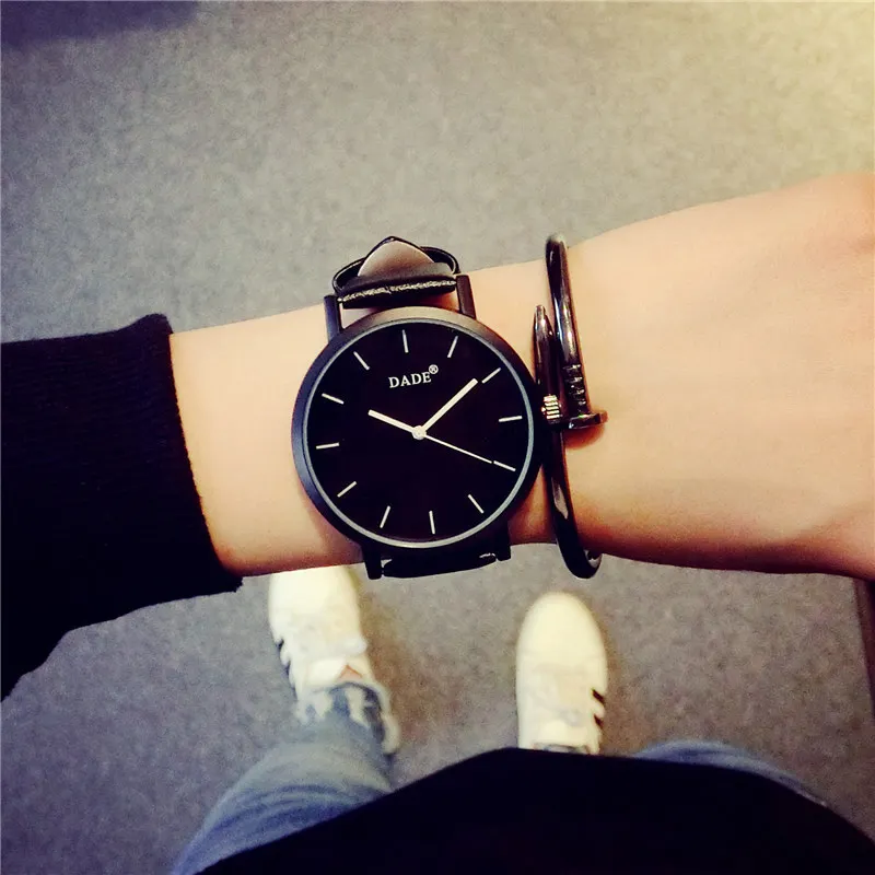 Новые простые пара наручные Студент тенденции моды часы мужской черный ретро