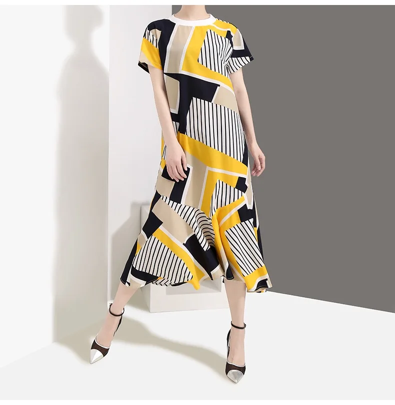 2019 Новое лето круглый воротник короткий рукав платье в полоску с рисунком