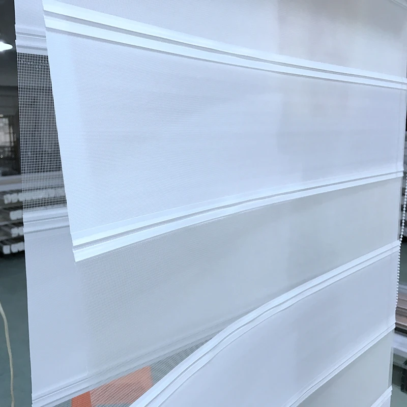 Шторы с зебрами на заказ полупрозрачные двухслойные белые Популярные шторы для