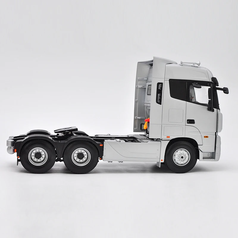 Изысканный подарок 1:24 Fukuda Auman EST-A и GTL Тяговая головка сплава модель, моделирование литья под давлением Инженерная модель