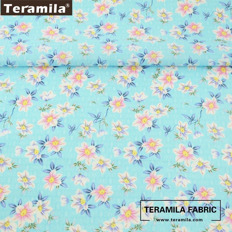 Хлопок teramila поплин ткань мягкая небесно-синяя с цветочным принтом жир метр для