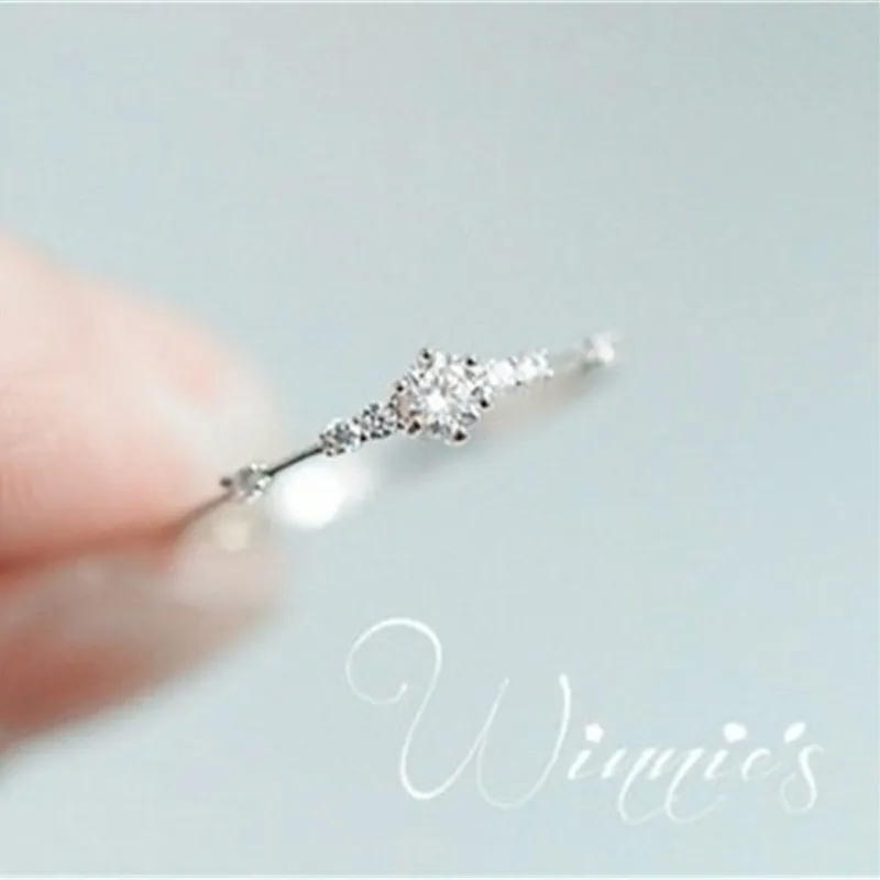 Женское кольцо СС разноцветное из желтого золота с кубическим цирконием