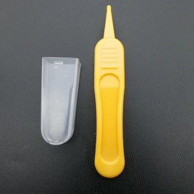 Yellow 1 шт. инструменты для ежедневного ухода за малышами, чистящие средства для новорожденных, Nostril, безопасные пластиковые пинцеты для чистки ушей, носа, пупка - Цвет: Yellow