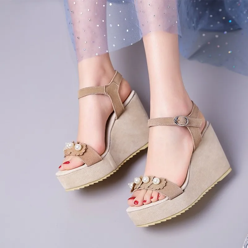 Женские босоножки на очень высоком каблуке с пряжкой открытым носком платформе