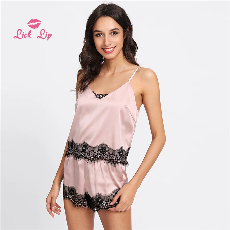 Пижамный комплект Женский атласный на бретелях с кружевной отделкой | Женская