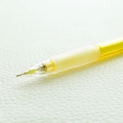 0.7mm yellow Механические карандаши японского пилота, 1 шт., 0,7 мм, стираемые карандаши ярких цветов, карандаш для студентов, офиса, рисования, канцелярские принадлежности, поддержка Kawaii - Цвет: 0.7mm yellow